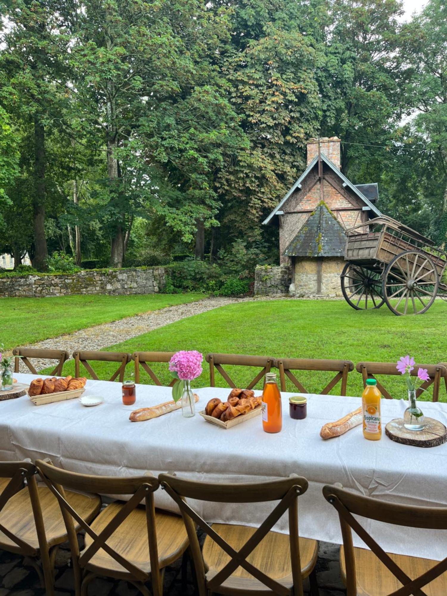 Bed and Breakfast Abbaye De Blanchelande Neufmesnil Zewnętrze zdjęcie
